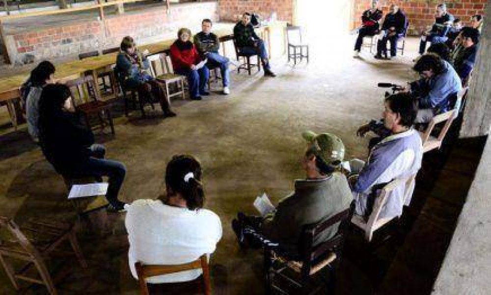 Alba Posse y Puerto Azara se declaran en rebeld�a contra los estudios y censos por las represas