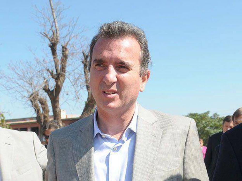 P�rez parti� a Londres en busca de cr�dito para oxigenar las cuentas