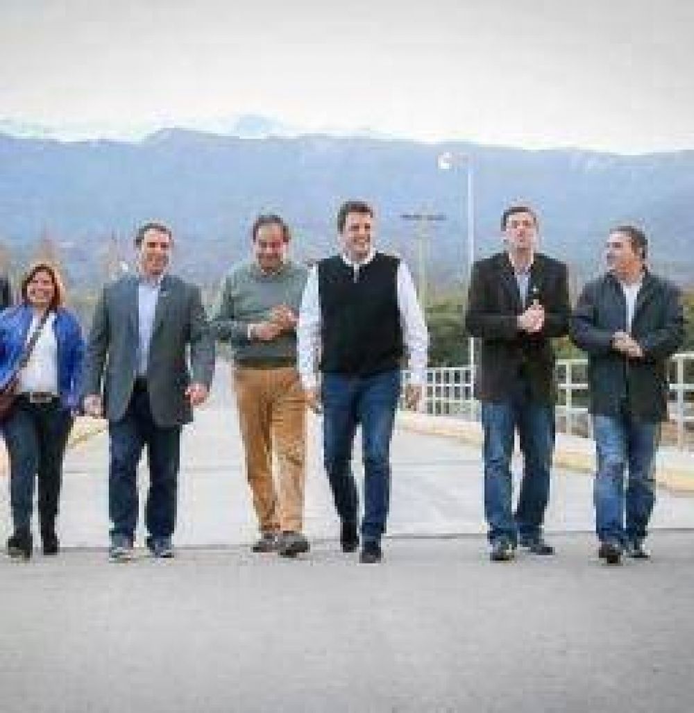 Ahora la UCR sali� a despegarse del presidenciable Sergio Massa