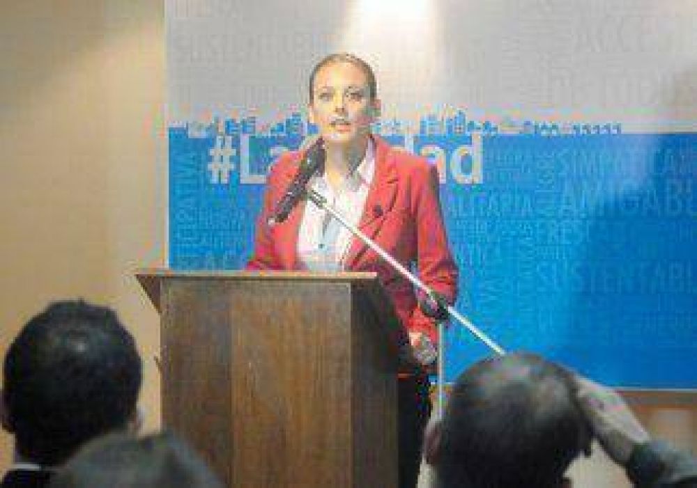 Lamarca present� su plan 2015 y ya sue�a con ser intendenta 