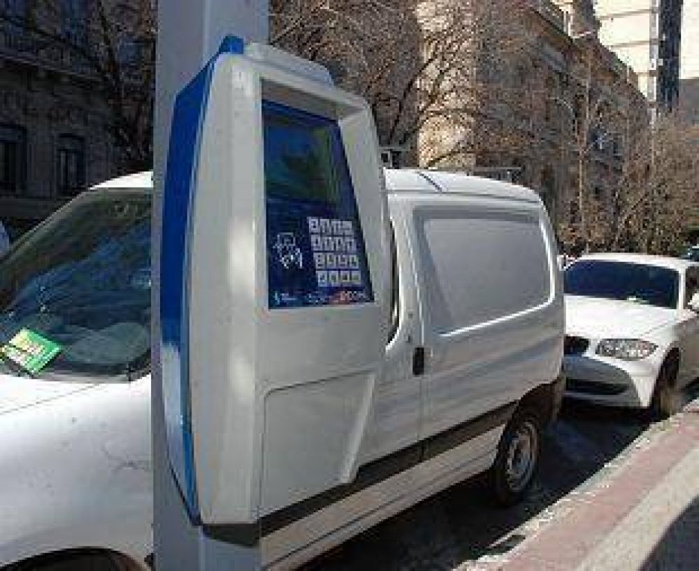 Nuevo sistema de estacionamiento: 216 infracciones en el primer d�a de controles