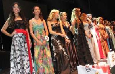 En el Estadio y gratis, Los Aut�nticos Decadentes