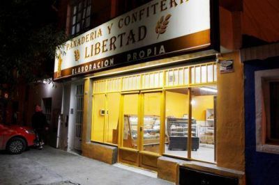 Sujeto encapuchado rob� una panader�a
