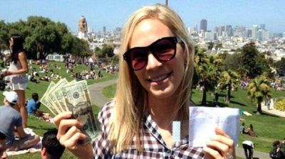 Un millonario esconde sobres con dinero por las calles de San Francisco