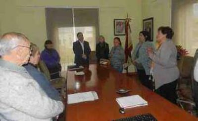 El intendente Ra�l Jalil entreg� ayuda econ�mica a instituciones vecinales