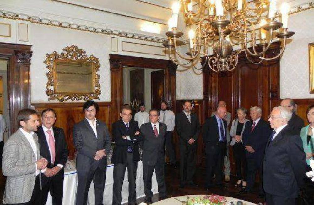 Exitosa presentaci�n en la embajada argentina en Italia
