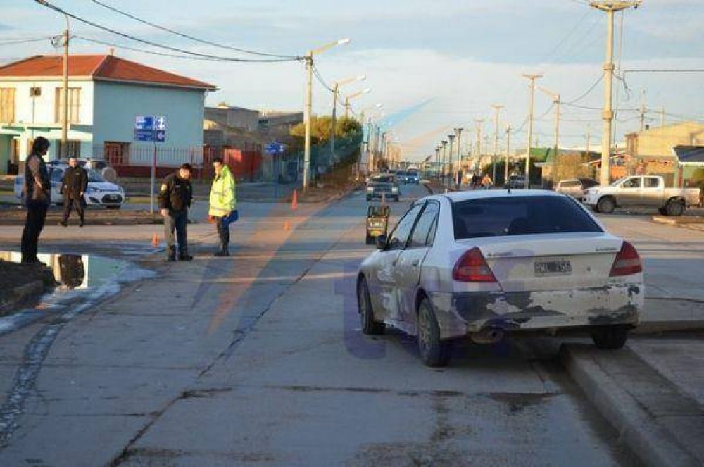 Conductor golpeado tras choque sobre avenida Per�n