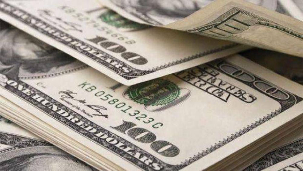 El Central dej� subir un centavo el d�lar oficial y el blue termin� en baja