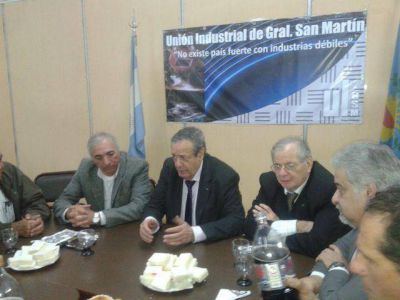Osvaldo Rial visit� la Uni�n Industrial de General San Martin
