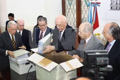 Para construir el nuevo puerto de Santa Fe se present� un solo interesado