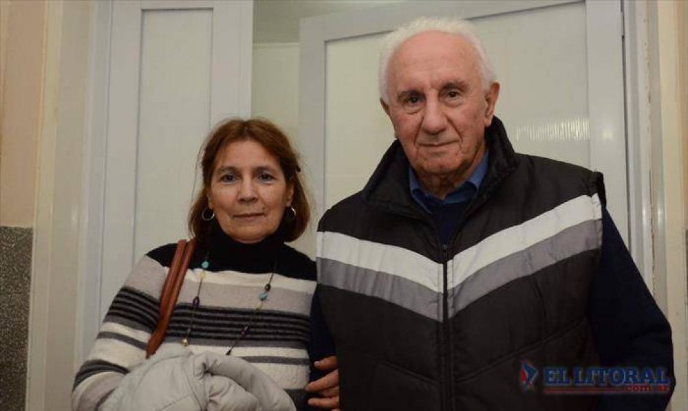 Tras una emotiva despedida en el Vidal, Fernando Cuevas sale hoy para Uruguay