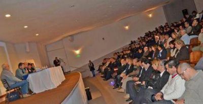 Preparan la aplicaci�n del Pacto Correntino