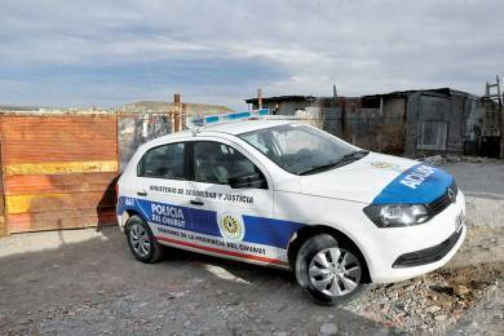 Un hombre se atrincher� y quiso ahorcarse junto a su hija de 4 a�os, pero los salv� la polic�a