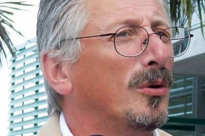 Jer�nimo Garc�a dijo que no hay avances, y los trabajadores de Alpesca siguen a la espera