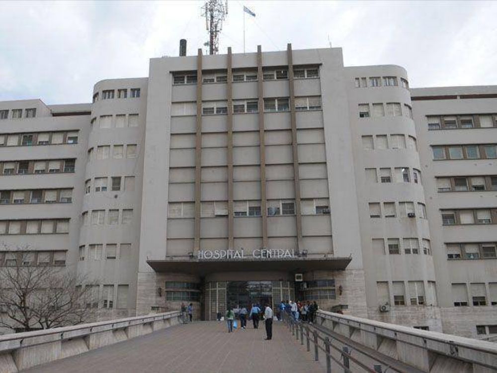 Denunciaron una fuerte pelea gremial en el hospital Central