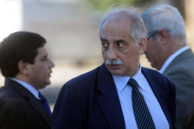 La renuncia del fiscal Albaca se colar� en el debate legislativo