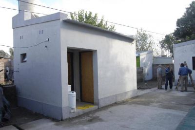 Amaya pide que no se asignen los m�dulos habitacionales a dirigentes