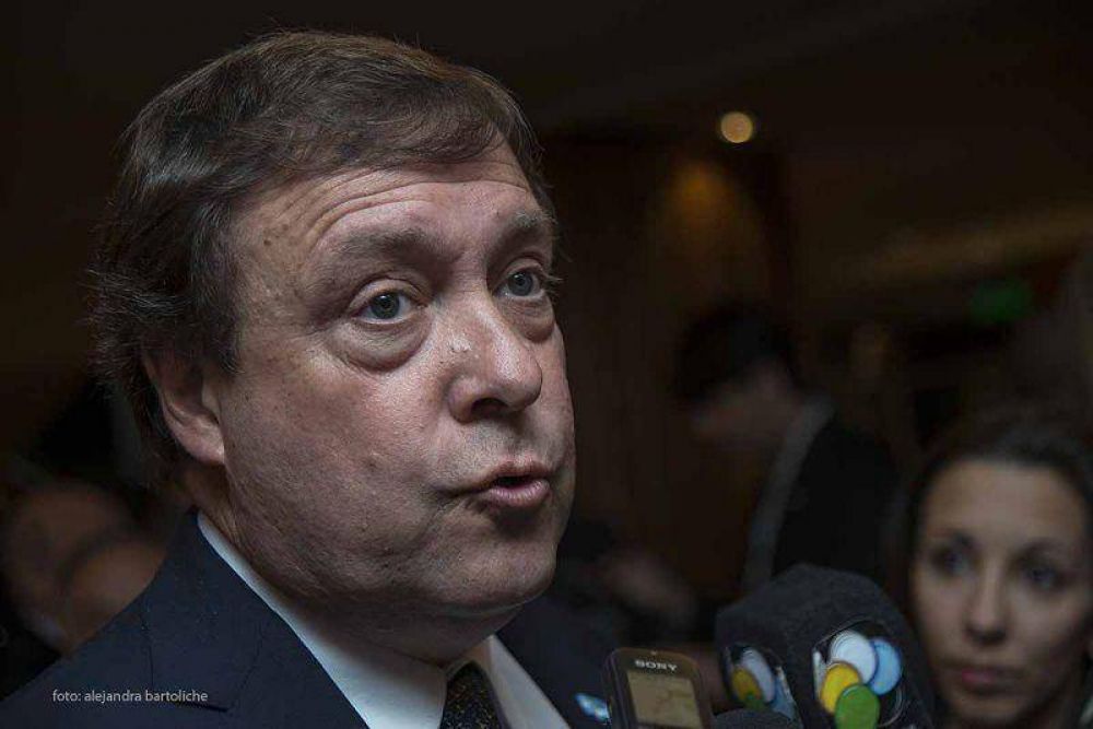 Alberto Weretilneck y su gabinete se reunieron con representantes de Juntas Vecinales