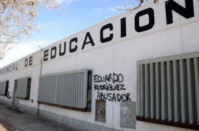 Padres de Cipolletti piden que separen de su cargo a portero por supuestos manoseos