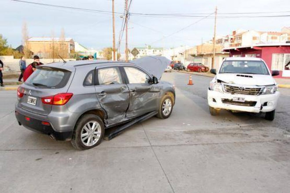 Una mujer result� lesionada tras colisi�n