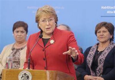 Bachelet impulsa una ley sobre el aborto y hay revuelo en Chile