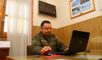 Por simp�tico, le dieron la misi�n de acercar el Ej�rcito a la comunidad