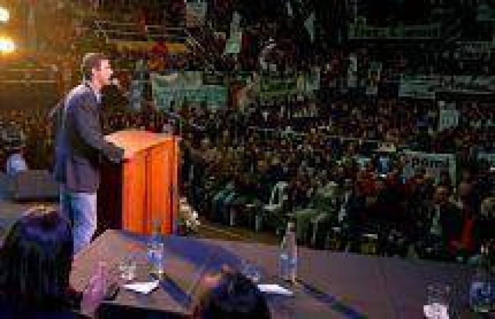 Juan Manuel Urtubey ampli� el pase libre para estudiantes y jubilados a todo el territorio de Salta