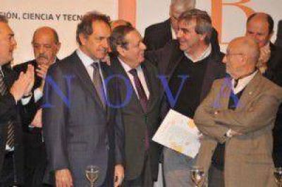 Scioli entreg� a Dura�ona la Prefactibilidad para el desarrollo del Parque AgroIndustrial