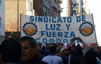 Seis polic�as heridos en protesta de estatales en C�rdoba