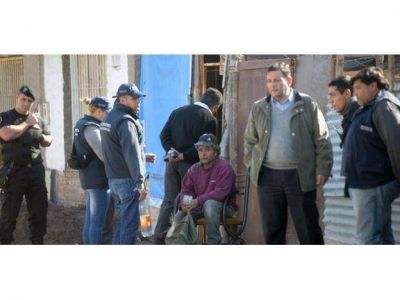 El chico de 10 a�os confes� que gatill� el arma de su padre y mat� a su hermano de 6 a�os