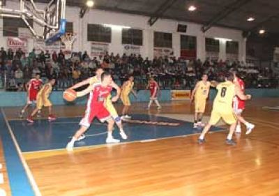 Jun�n gan� en el debut ante San Nicol�s: 100-88