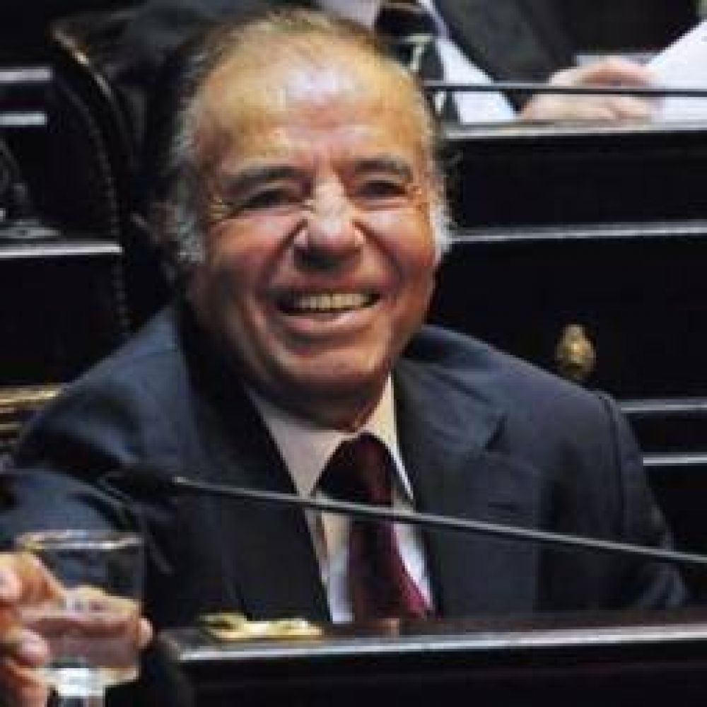 Carlos Menem tendr� un monumento en su pueblo natal Anillaco