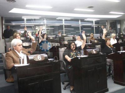 En una discutida sesi�n, el Concejo aprob� las cuentas