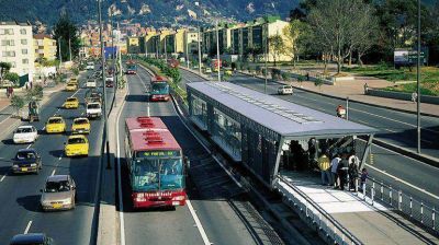 Bachelet invertir� u$s1.000 millones en el transporte de Santiago