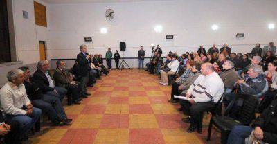 Poggi entreg� aportes a ONG de Chacabuco