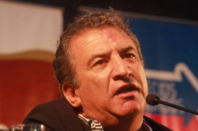 Urribarri lleva su campa�a presidencial a Catamarca