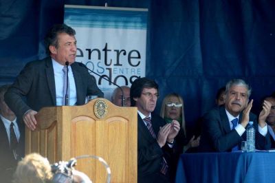 Firmaron acuerdo para ejecutar obras energ�ticas por 304 millones de pesos