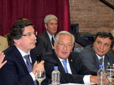 Tecchi dijo que encaminar� a la UNJu hacia un plan de crecimiento