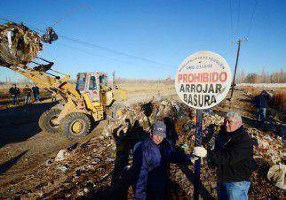 Con polic�as, intentar�n que no tiren m�s basura 