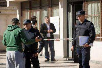 Asaltan en un ciber y lesionan a la vendedora con un arma de fuego