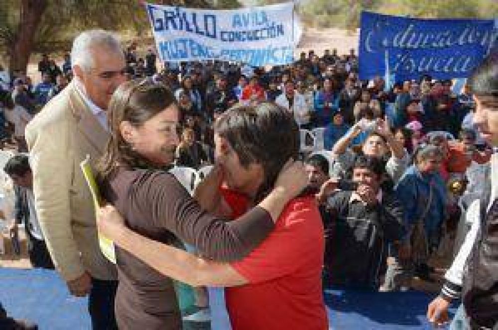 �Catamarca nos necesita a todos y no peleando, sino trabajando�