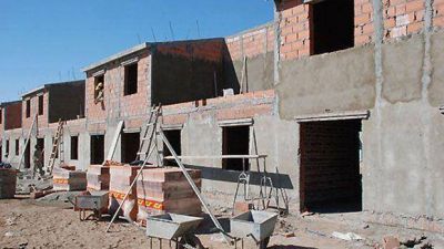 La gobernadora firm� convenios para nuevas obras