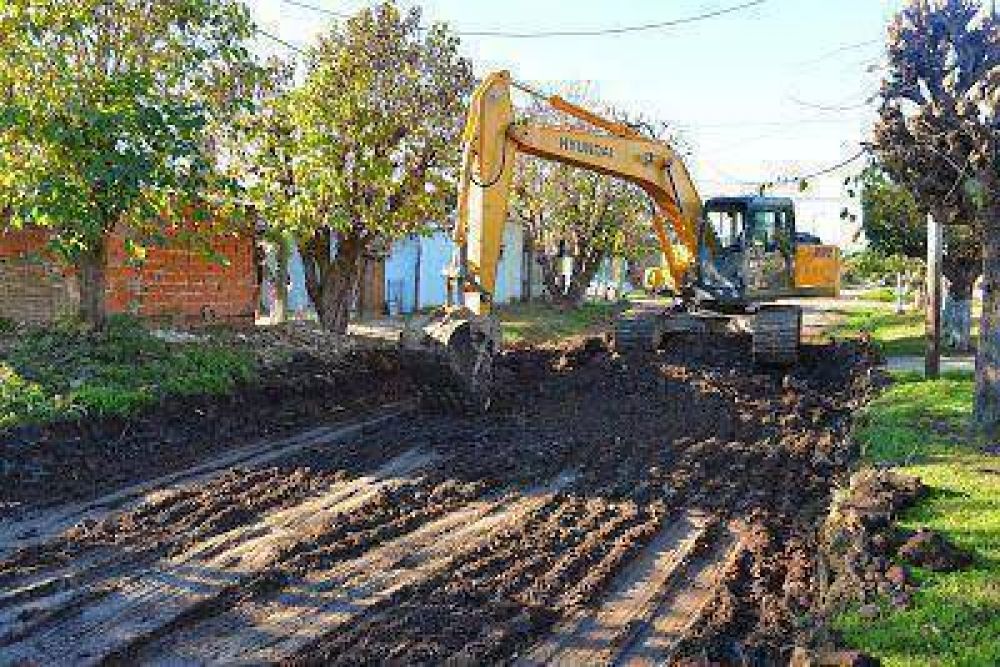 Malvinas Argentinas sigue creciendo con m�s asfaltos para los vecinos