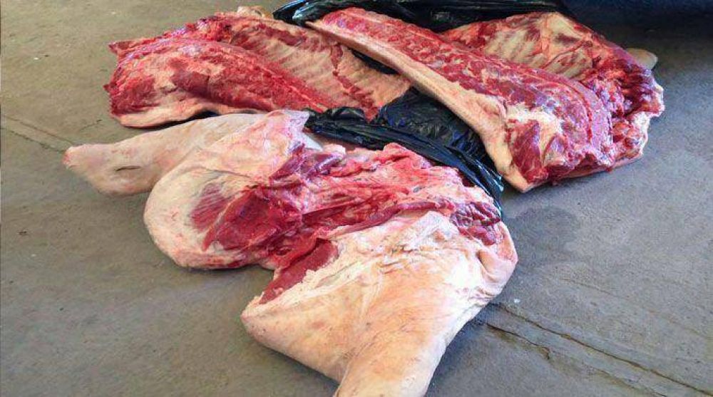 Decomisaron 100 kilos de carne de cerdo de otro super chino