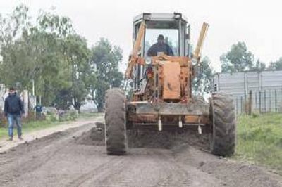 Avanza el �Transitar 20 Barrios� y arreglan caminos rurales