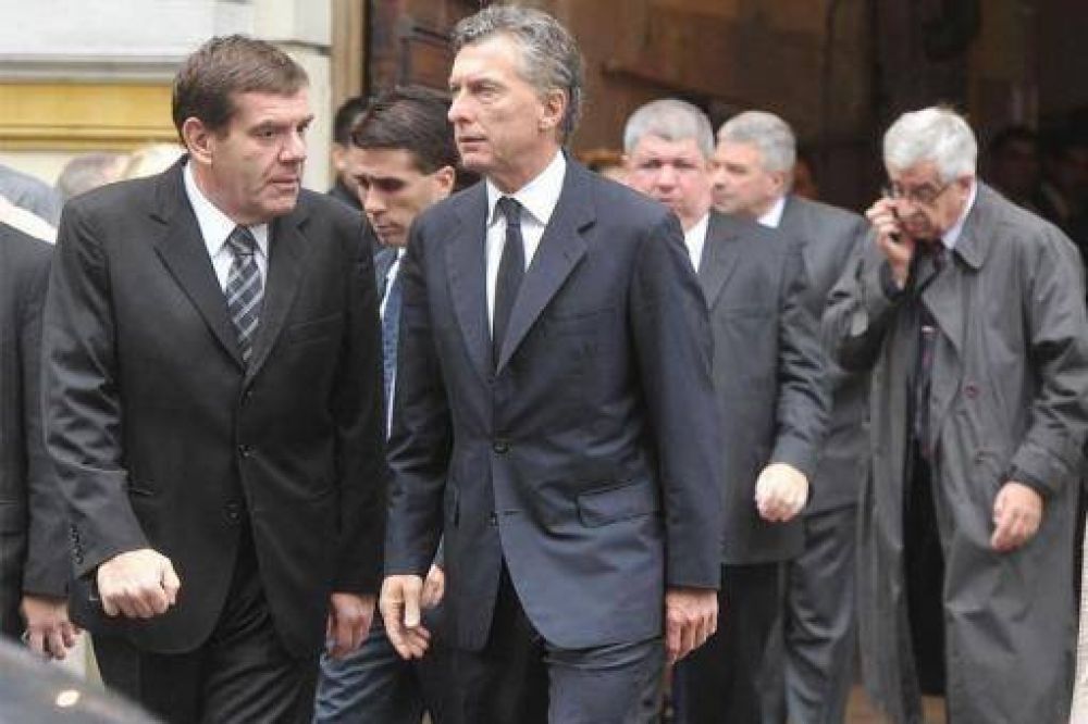 Denunciaron a un funcionario del ministro Montenegro por 