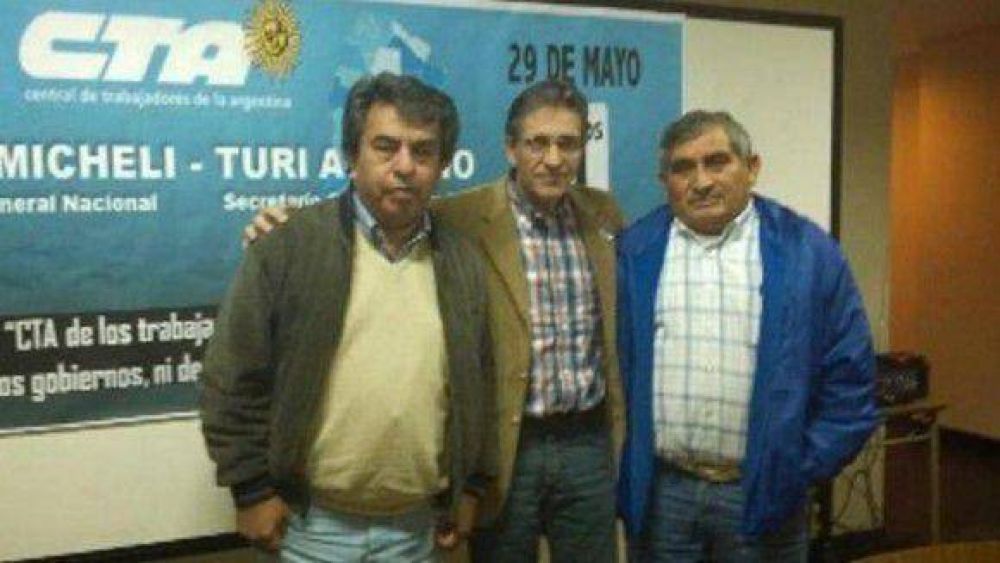 Agliano reelecto, recibi� un fuerte apoyo en la CTA Tucum�n