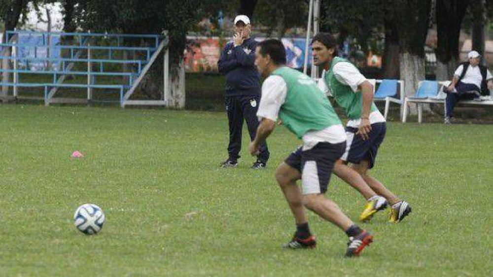 Atl�tico va por una digna despedida del Monumental