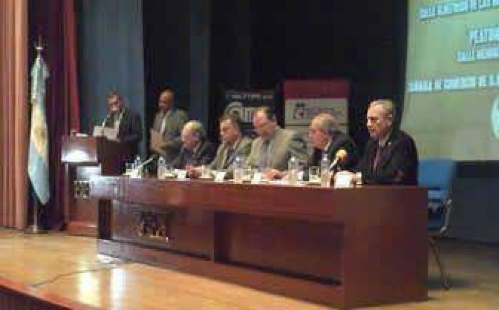 Firman convenios para la realizaci�n del centro comercial a cielo abierto