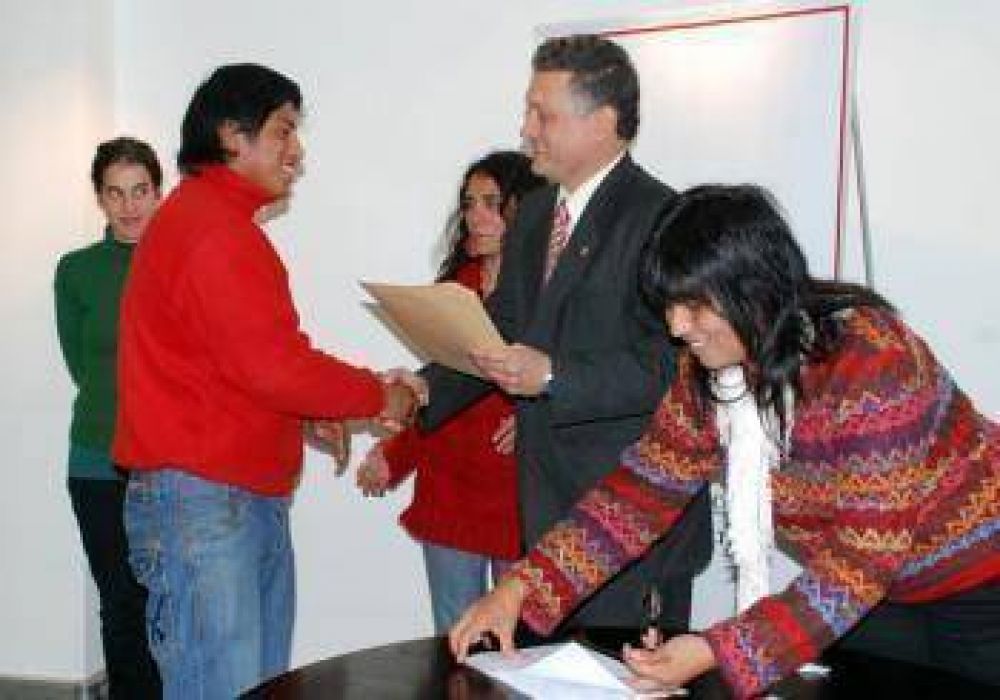 El Estado entreg� microcr�ditos a artesanos. 